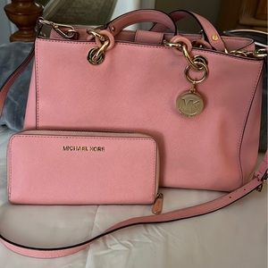 Michael Kors Saffiano purse and wallet
